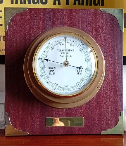 Wandbarometer aus